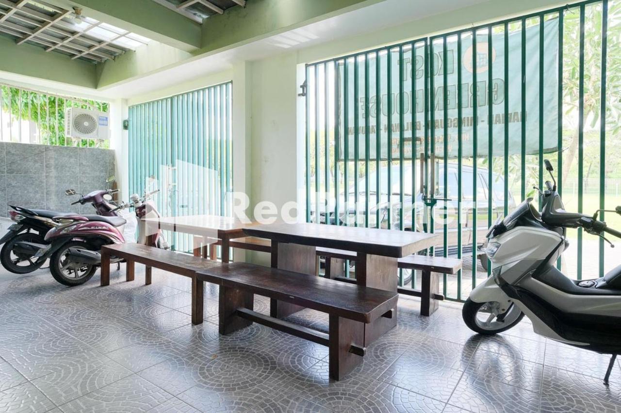 Pondok Hijau Syariah Mitra Reddoorz At Citraland Surabaya Exteriör bild