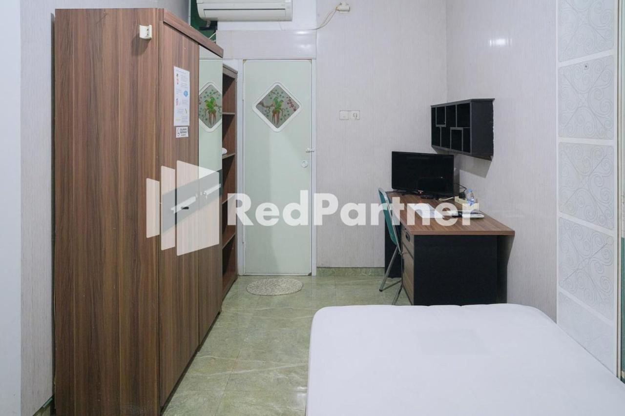 Pondok Hijau Syariah Mitra Reddoorz At Citraland Surabaya Exteriör bild
